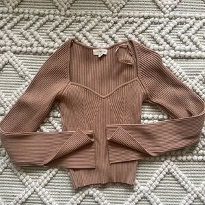 Beige ribbed sweetheart neckline going out top S